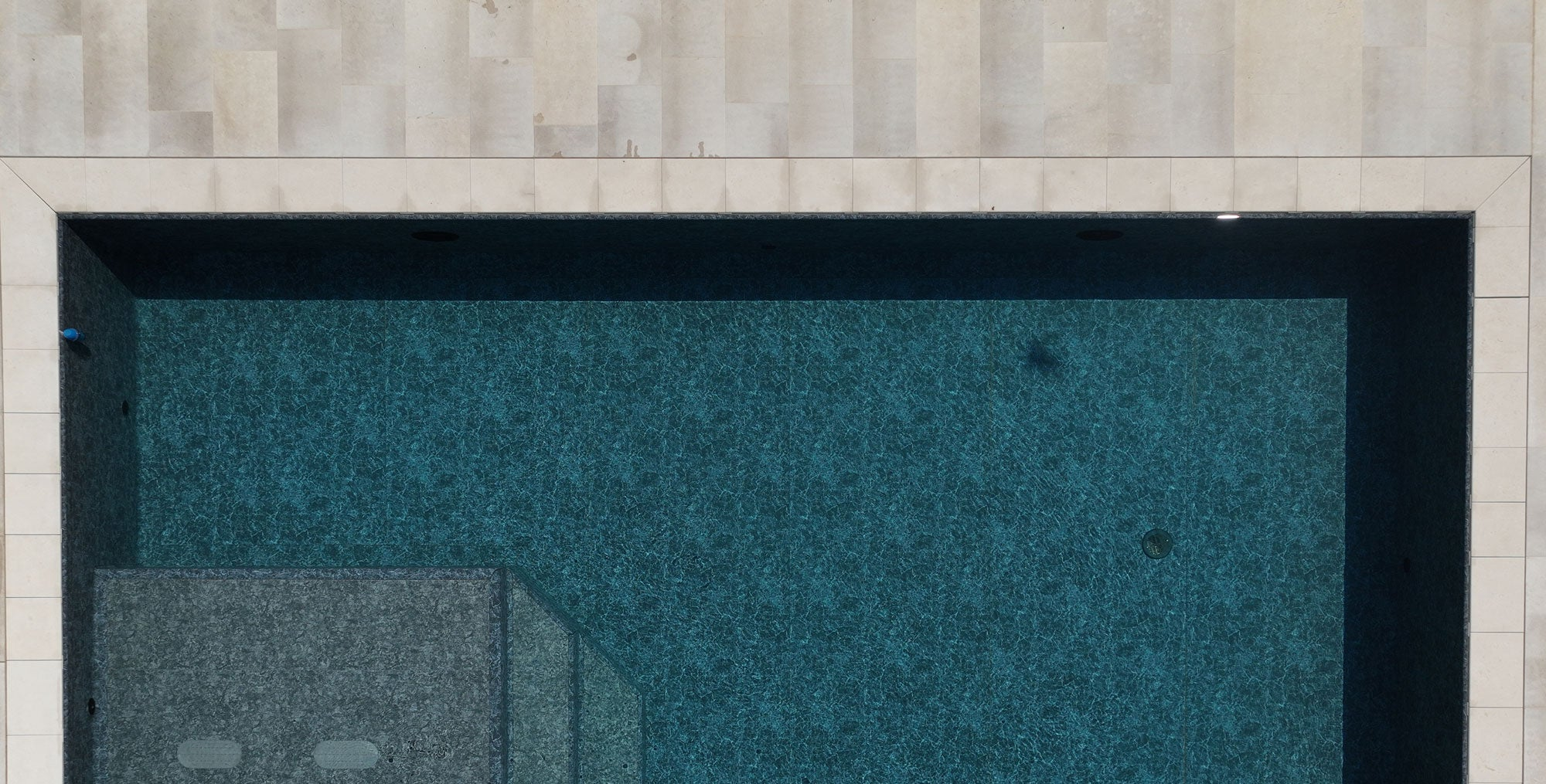 Piscine scure