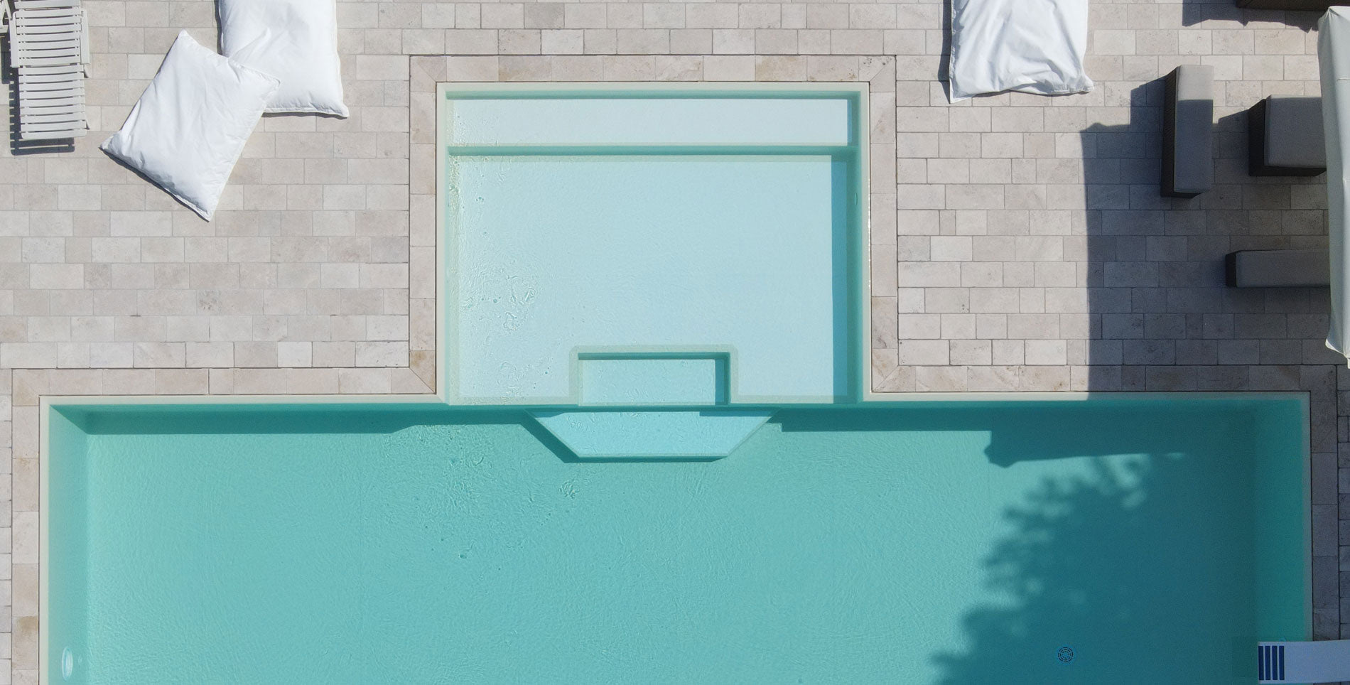 Piscine a sfioro