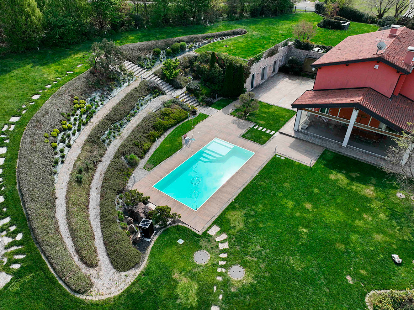 Piscina a sfioro su misura (sabbia) - Vicenza
