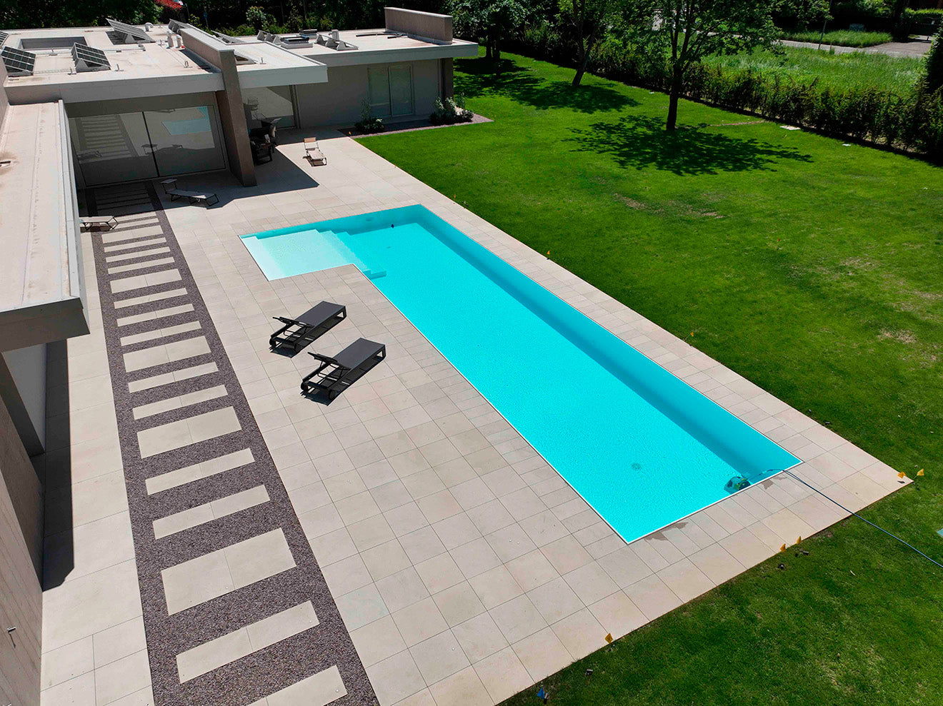 Piscina a sfioro su misura - Modena