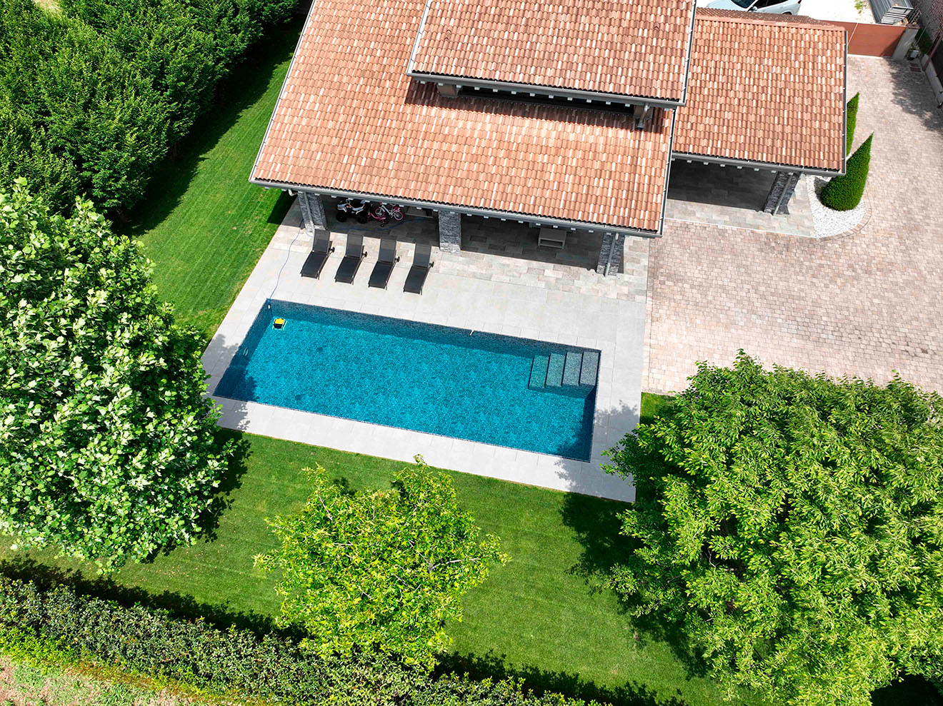 Piscina a sfioro su misura - Cittadella PD