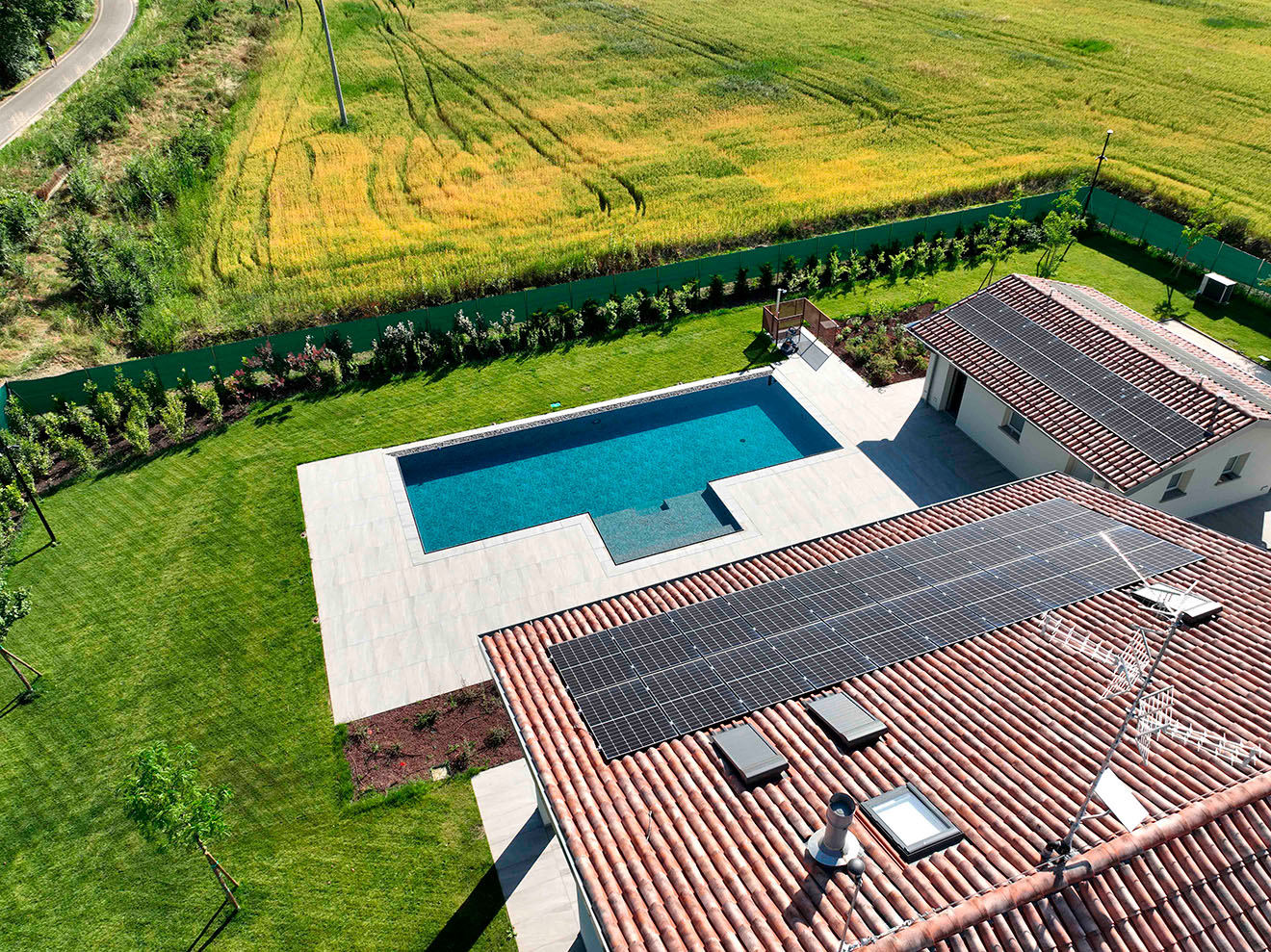 Piscina a sfioro su misura - Carpi