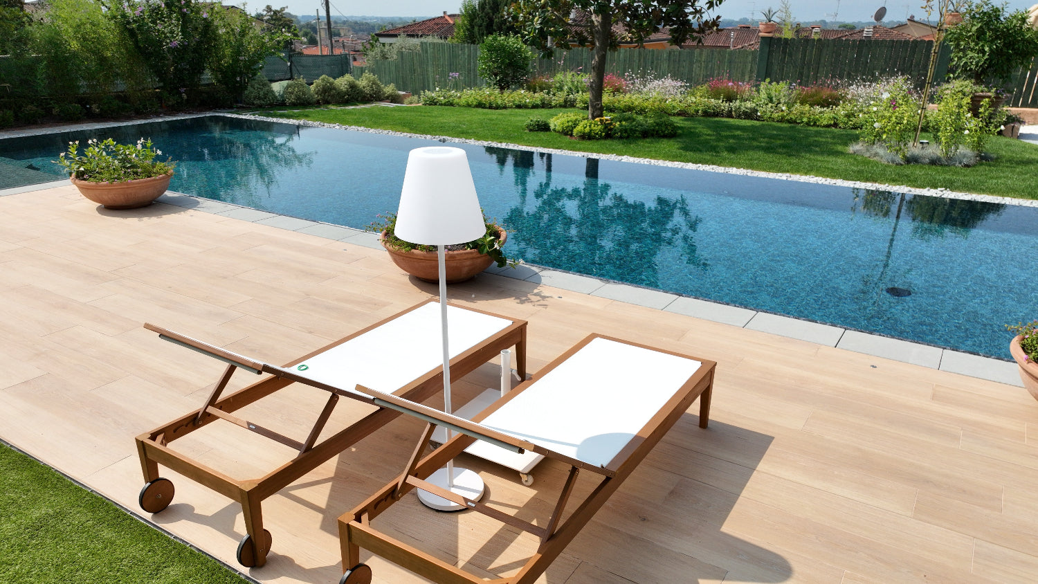 piscina a sfioro Zavatti in Toscana