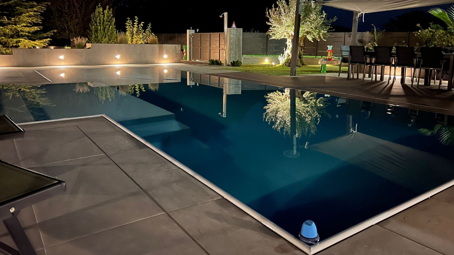 piscina a sfioro a Gazzo Veronese, sfioro senza vasca di compenso, design moderno Zavatti