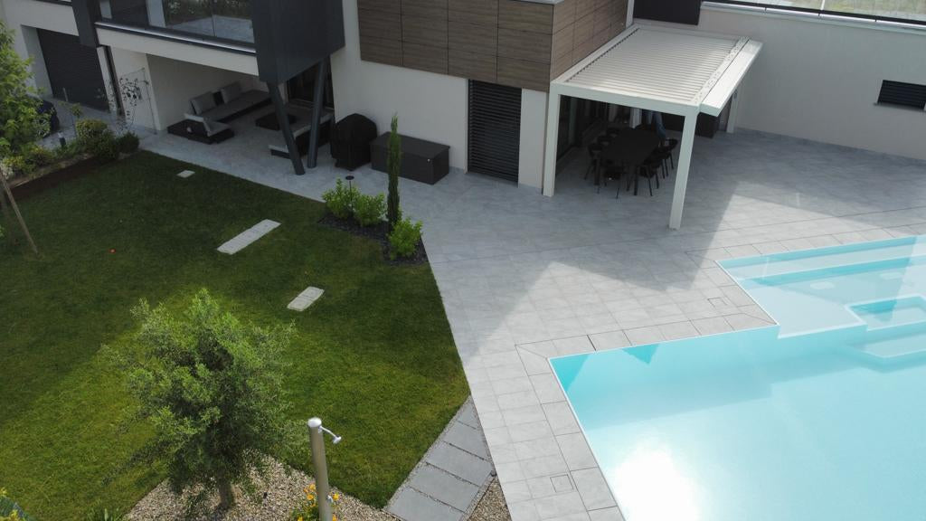 piscina a sfioro casa design
