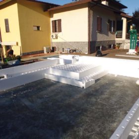 Montaggio struttura con casseri EPS Easyblok - struttura rettangolare con scala interna